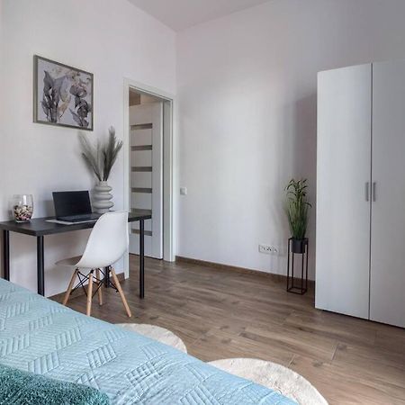 Geodezyjna '70 Cozy Rooms P2 Warsaw Exterior photo